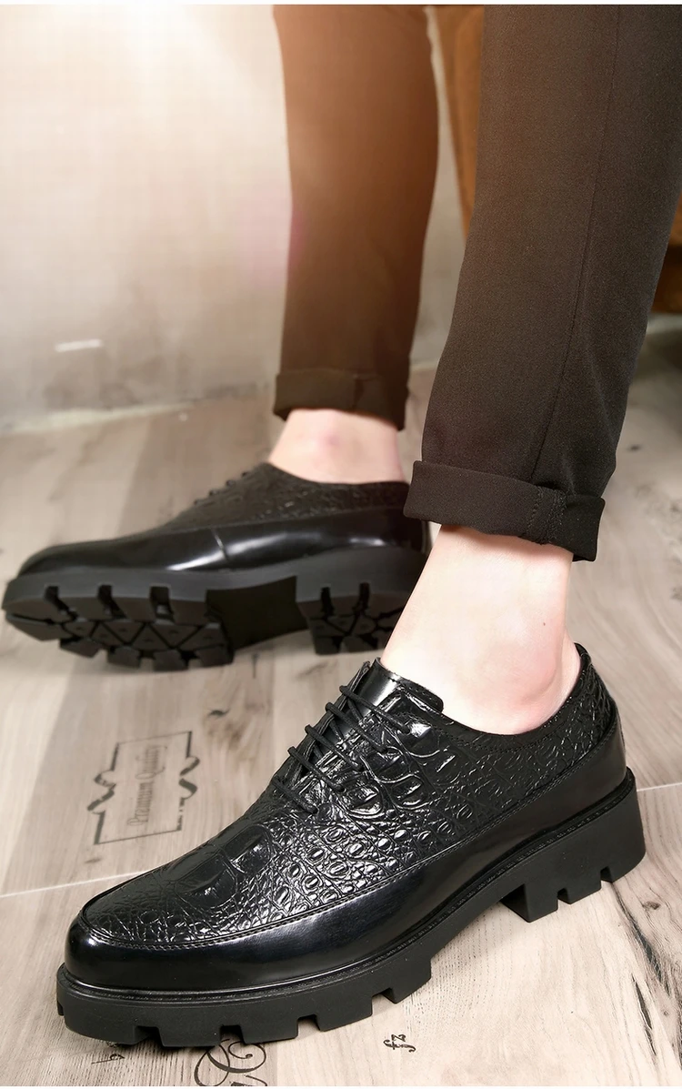 Мужские модельные туфли с толстой подошвой; мужские трендовые туфли из крокодиловой кожи золотистого цвета; мужские деловые свадебные туфли для увеличения роста