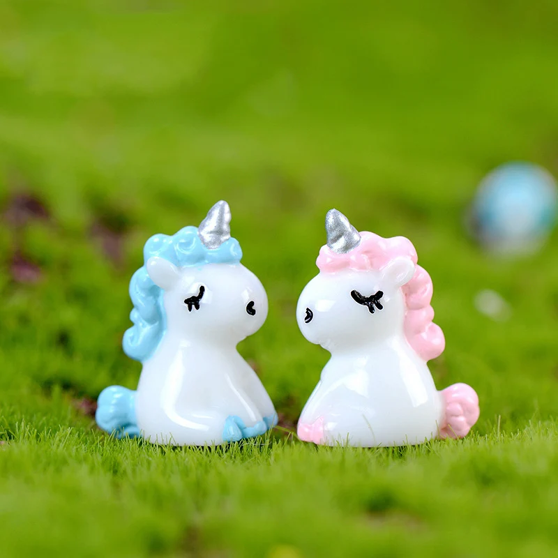 

ZOCDOU 1 Piece Myth Unicorn Legend Fly Horse Culture Model Small Resin Figurine Crafts DIY Story House Dream Spain Home Ornament