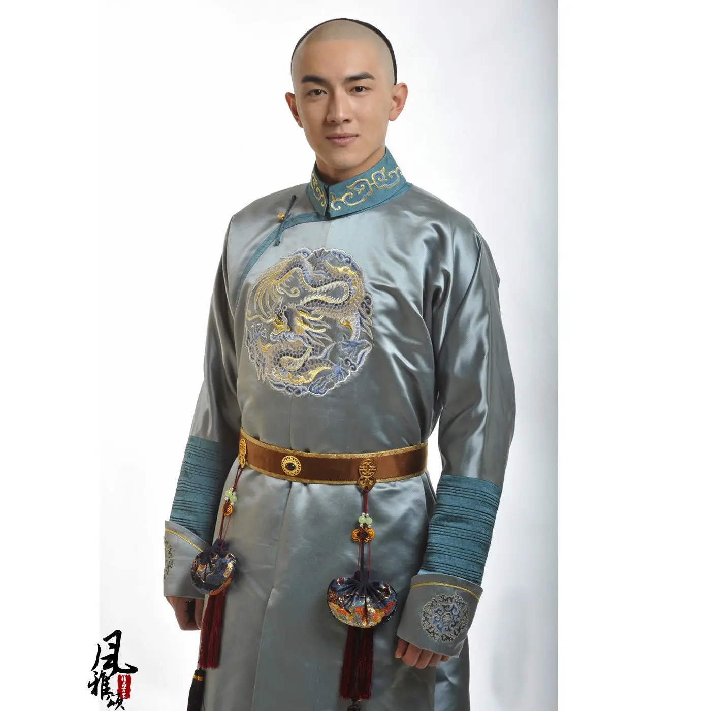 В традиционном китайском стиле пользовательские цинской династии князь костюм королевский костюм