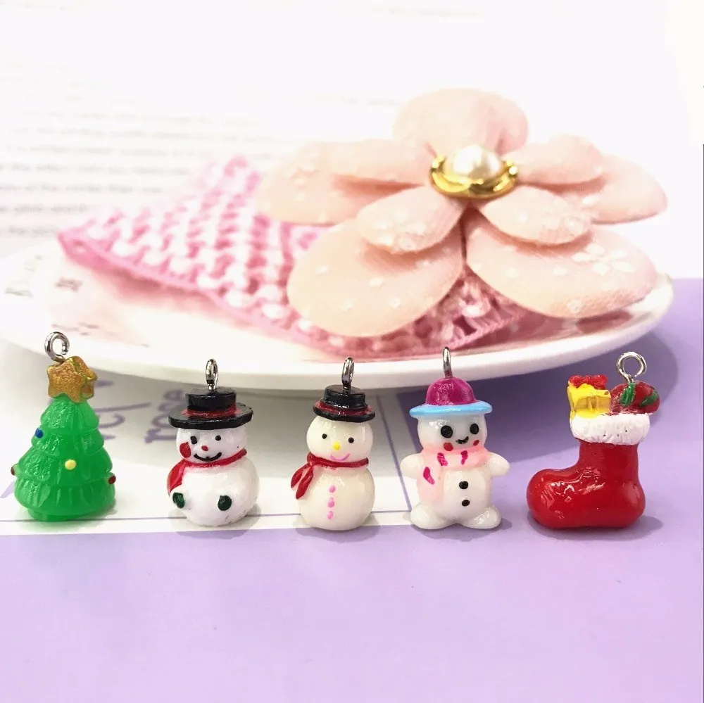 

10PCs NEW 3D mini resin Christmas Tree Decorations Hanging Pendant Key Chain Santa Claus Snowman Christmas earring DIY