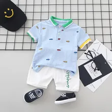 Одежда для мальчиков Повседневный Спортивный костюм топ с принтом машины, футболка с отложным воротником и шорты, комплект для маленьких детей, милые летние комплекты для маленьких мальчиков