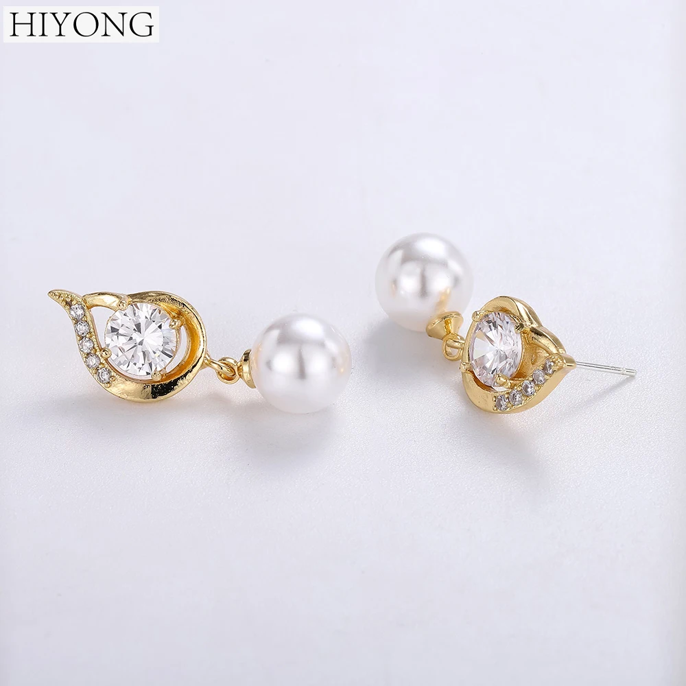 

HIYONG 2019 Fashion Crystal Drop Of Water Shape Rainestone Stud Earrings Elegant Design Korean Earrings Round Luxury Crystal Wi