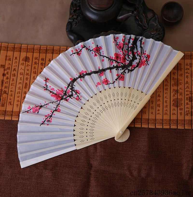 

100pcs Personalized Silk Wedding Hand Fan Blossom Flower Fan+Organza Gift Bag Print Name & Date Wedding Favor Gift