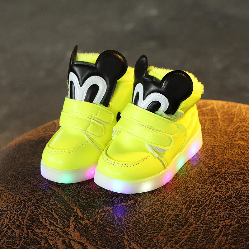 

2018 LED Lights Up Baby Fashion Boots Winter Plush Warm Boys And Girls Snow Boot Cartoon Glowing Kids Sports Shoes 1 To 5 Years