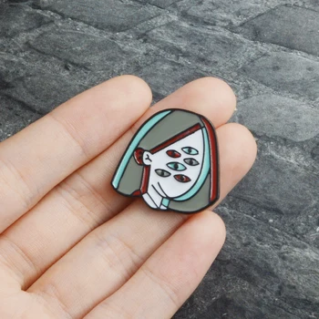 

Perspective Enamel Brooch Eyes Girl Pins Button Badge Denim Clothes Bag Buckle Cartoon Cool Fashion Jewelry Gift for Friends