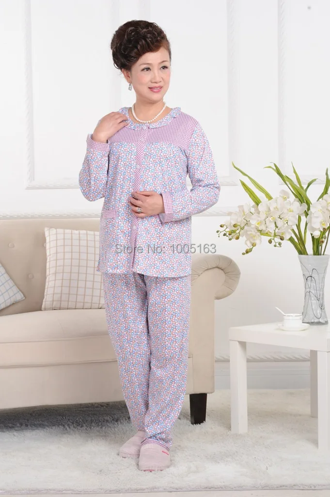 Middle age women mother grandma cotton 