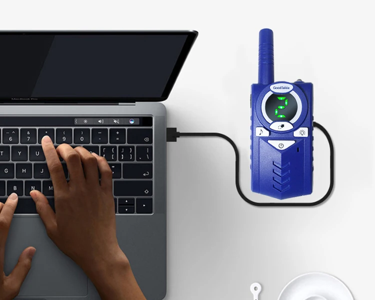 walkie-talkie-T6-charging