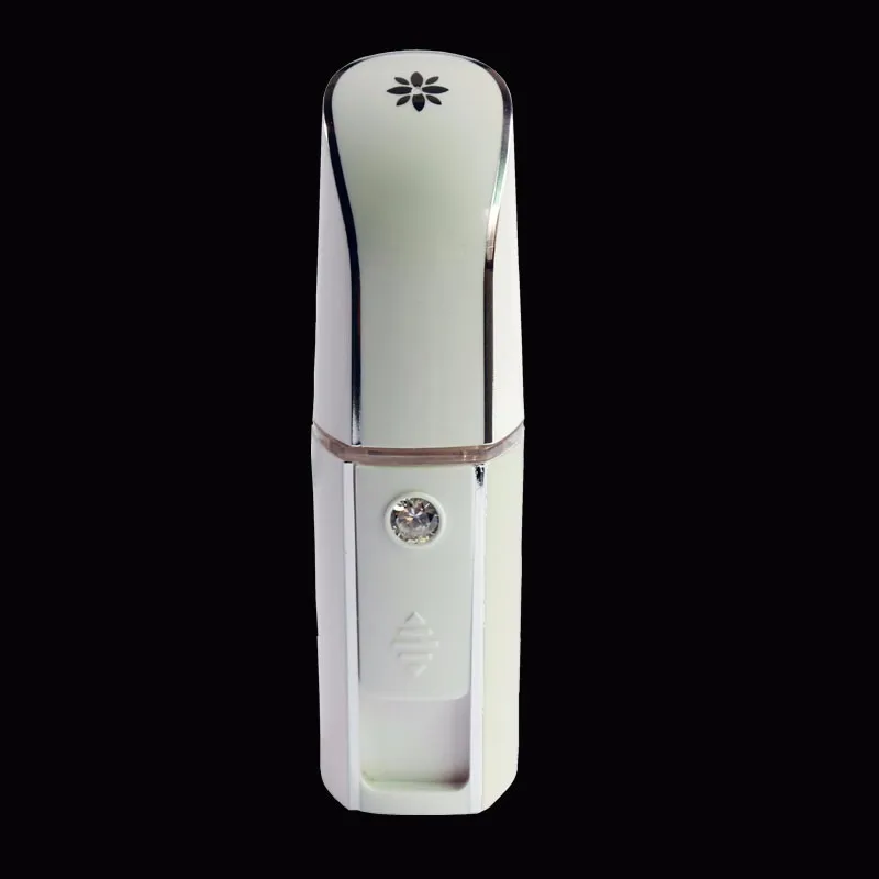 

Mini hand-held humidifier / facial skin replenishment, 2-AAA battery-powered