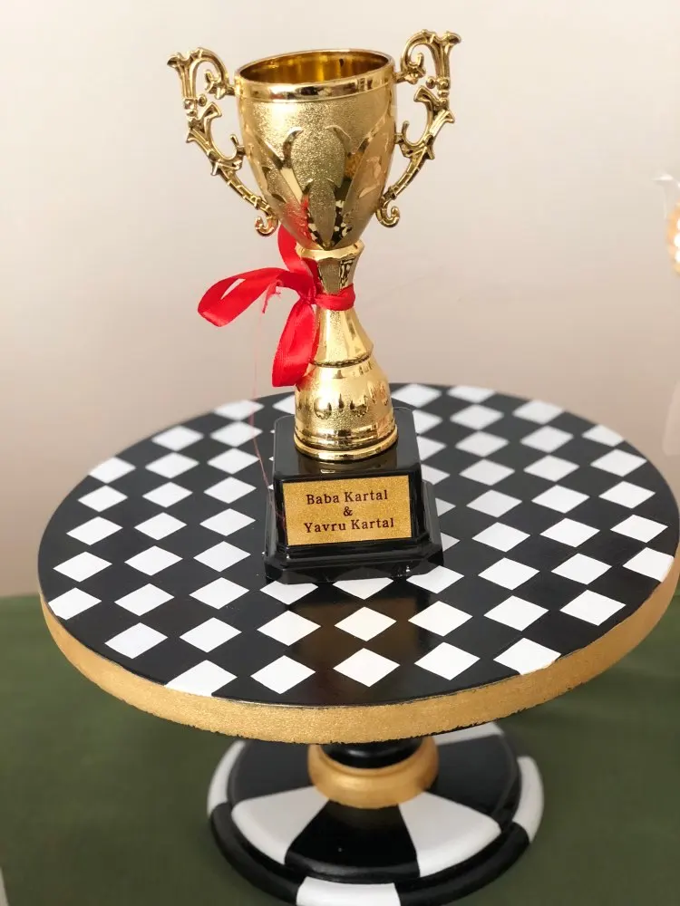 Plastic Trophy Toys 17 cm Award Trophy Cups Free Engraving