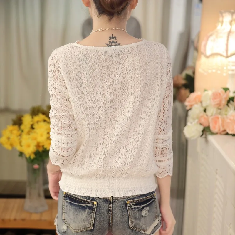 2018 جديد وصول حار بيع الربيع و الخريف الكورية أزياء المرأة بلوزة V الرقبة طويلة الأكمام ضئيلة الدانتيل الإناث قميص 63C 30