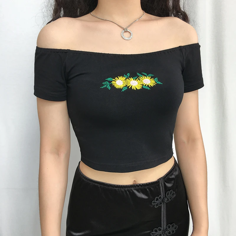 Weekeep женская черная футболка с цветочным принтом, обрезанная Повседневная футболка с вырезом лодочкой, Летняя трикотажная футболка, женская укороченная футболка