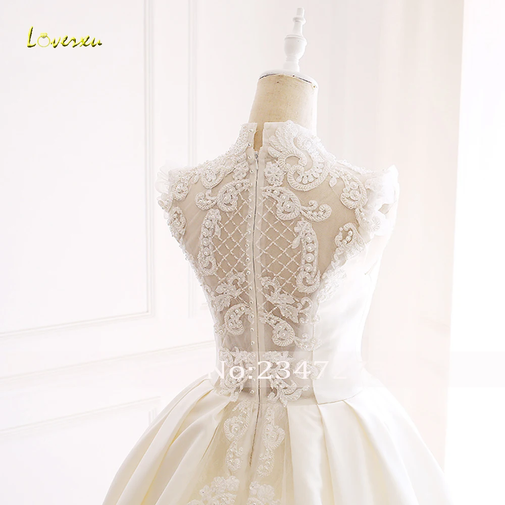 Loverxu Vestido De Noiva высокое бальное платье с круглым вырезом Свадебное платье Аппликации Часовня Поезд вырез ДРАПИРОВАННОЕ атласное винтажное свадебное платье