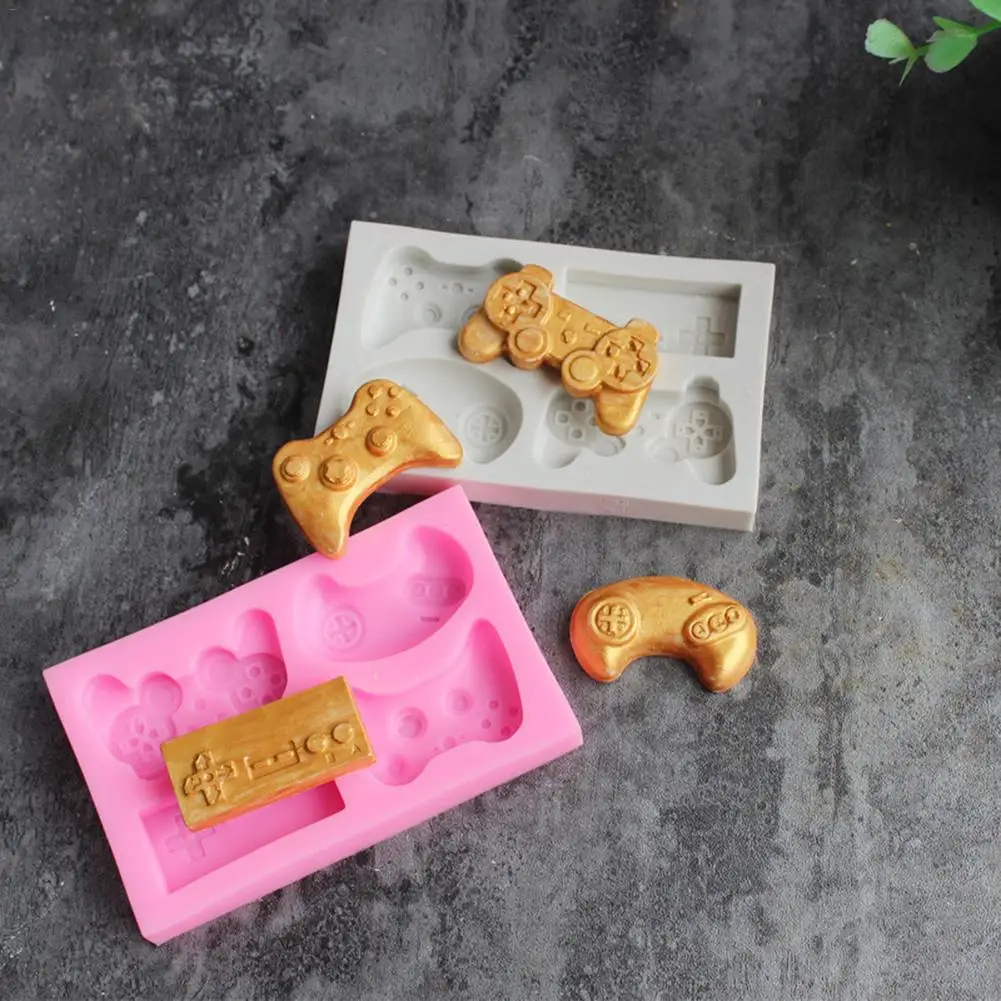 Practical Silicone Bakeware Mold For Cake Chocolate Jelly Pudding Dessert Molds Game Controller Shape Home Kitchen Baking Tools Practical Silicone Bakeware Mold For Cake Chocolate Jelly Pudding Dessert Molds Game Controller Shape Home Kitchen Baking Tools