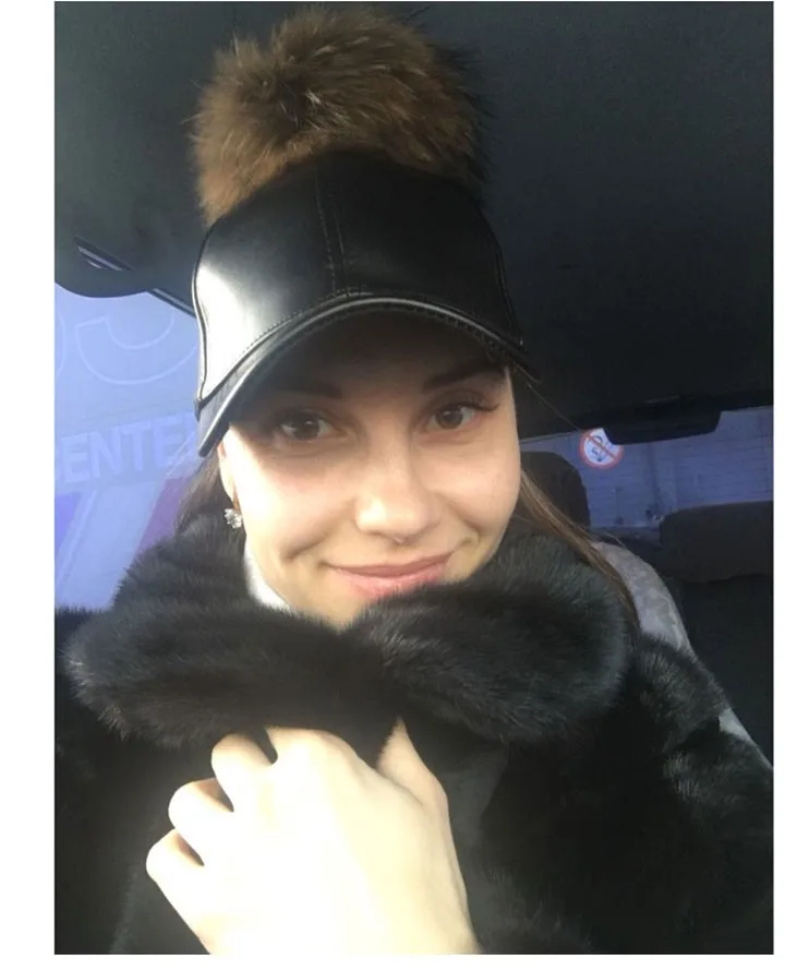 baseball-cap-pom-pom-_08