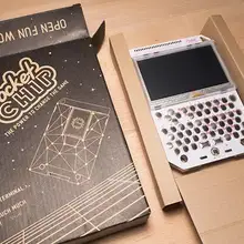 Карманная портативная компьютерная игровая консоль C H I P