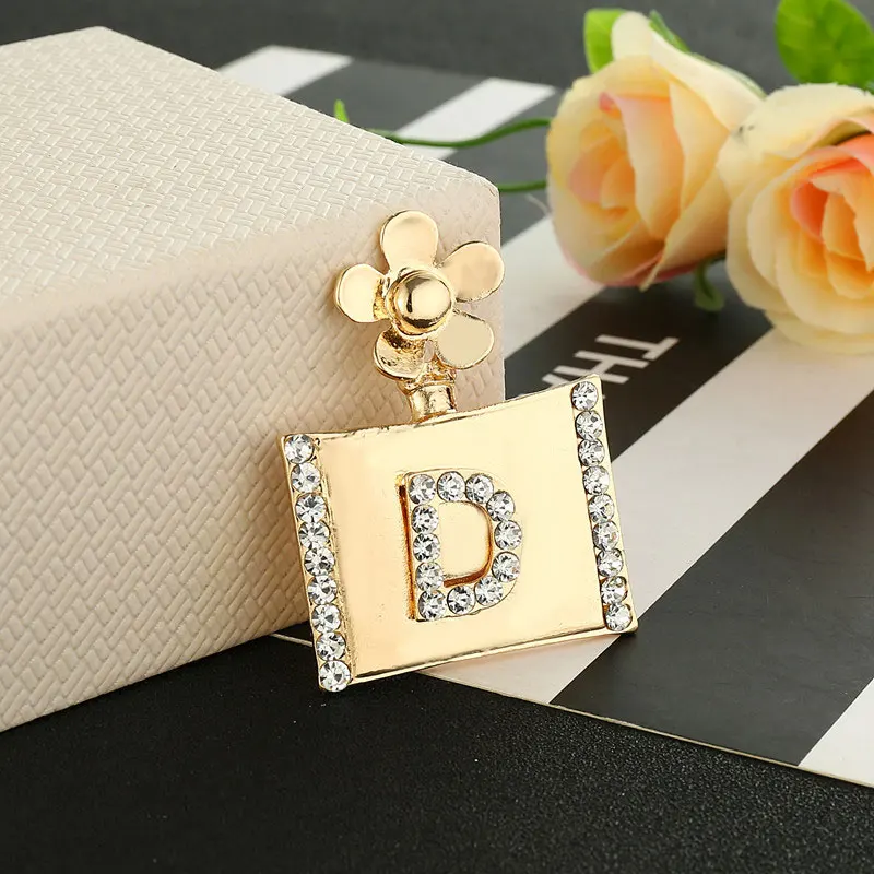 

Fashion luxury Big Brand Letter D Rhinestone Brooches Alloy Flower Gold Party Brooch Gift For Woman