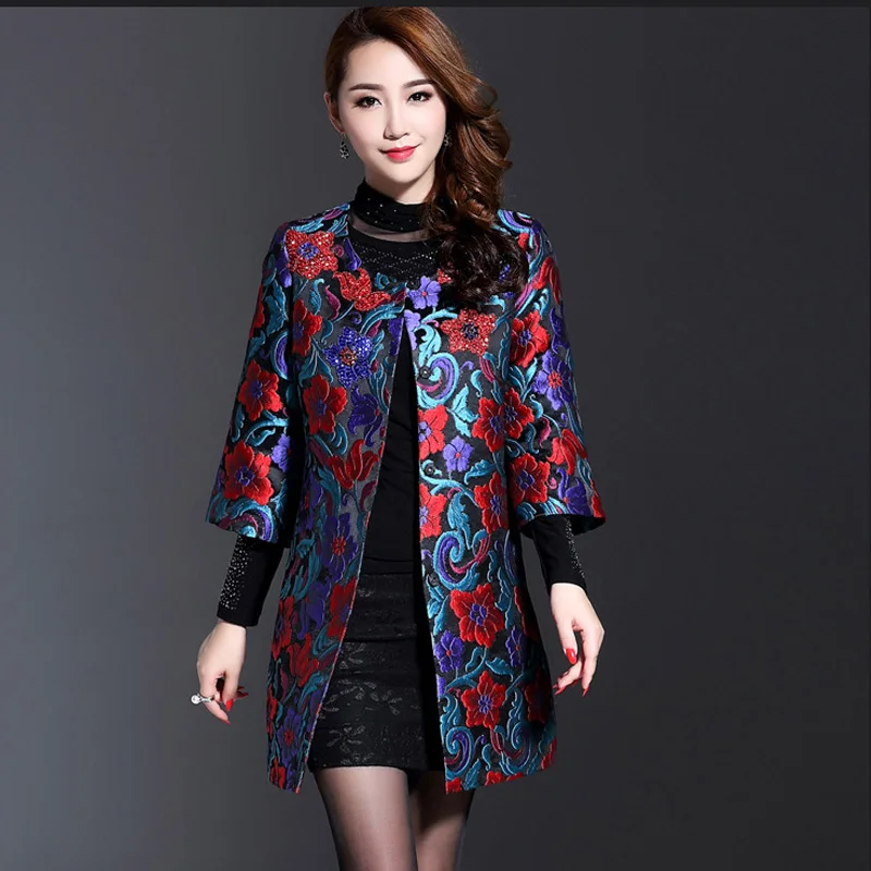 

Autumn spring retro slim 3/4 sleeve elegant temperament Embroidery Flowers Diamonds Middle-aged women Trench Coats M~4XL