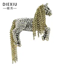 

European and American popular creative personality full of water drilling horse brooch, animal brooch, male and female brooch