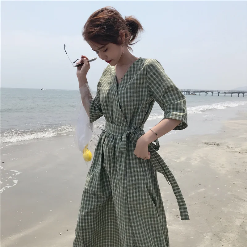 

Uego Holiday Summer Beach Casual Dress Print Plaid V-neck Slim Waist INS Korea Design Prairie Chic Girl's Dress Women Midi Dress