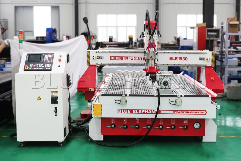 Широко используемая мебель деревянная отделка cnc машина цена в Пакистане |