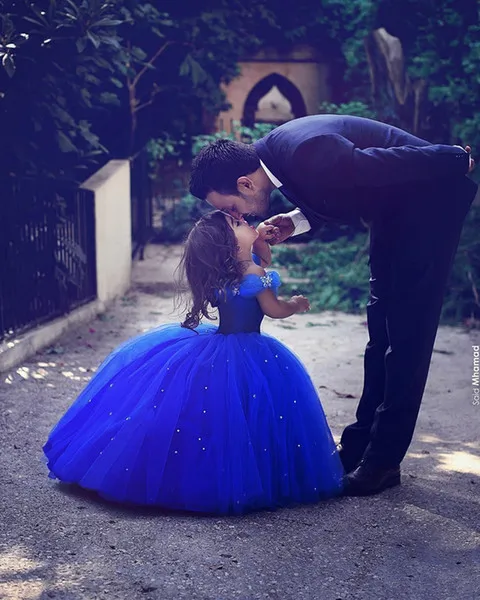 

Flower Girl Dresses 2019 Princess Cinderella Off-the-shoulder Floor Length Ball Gown Royal Blue Kid Pageant Gown Mother Daughter