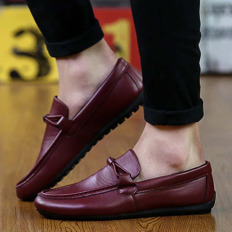 

Moccasins Men Soft Leather Shoes Breathable Driving Loafers Man Spring Slip On Flats Mens Light Comfortable Casual Flat Shoes