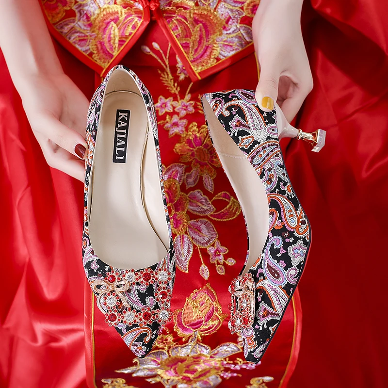 Г., пикантная Свадебная обувь для выпускного вечера женские туфли-лодочки удобные тонкие туфли на высоком каблуке с закрытым носком женские римские туфли на шпильке со стразами