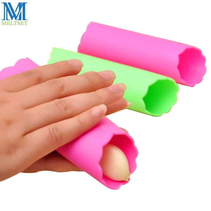

1PC Magic Creative Silicone Garlic Peeler Multi Color Garlic Peeling Machine Rub Kitchen Accessories Cooking Tools