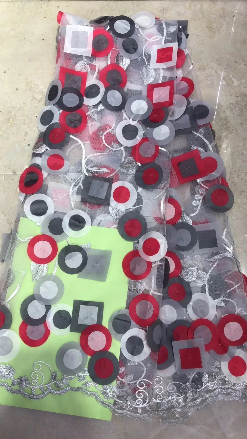 

2019 High Quality French 3 D Tulle African Lace Fabric Sequins Embroidered Nigerian Lace Fabrics For nigeris weddina Dress DYS74