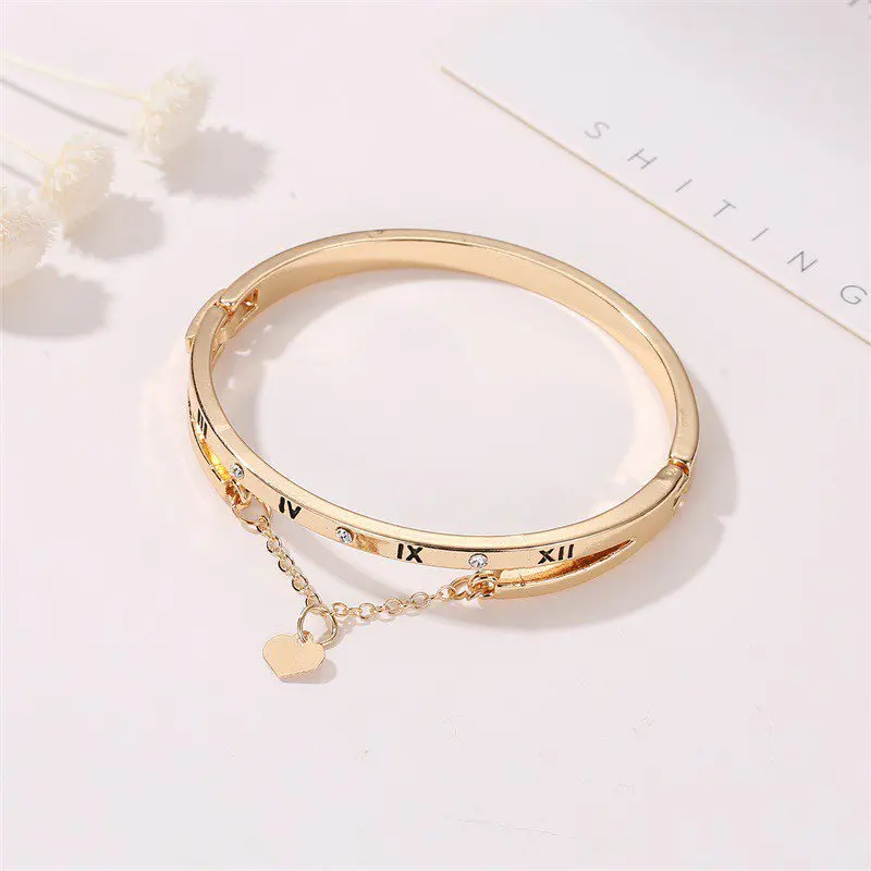 

Beautiful Luxury Bracelets Bangles Female Heart Love Charm Bracelet for Women Fashion Jewelry
