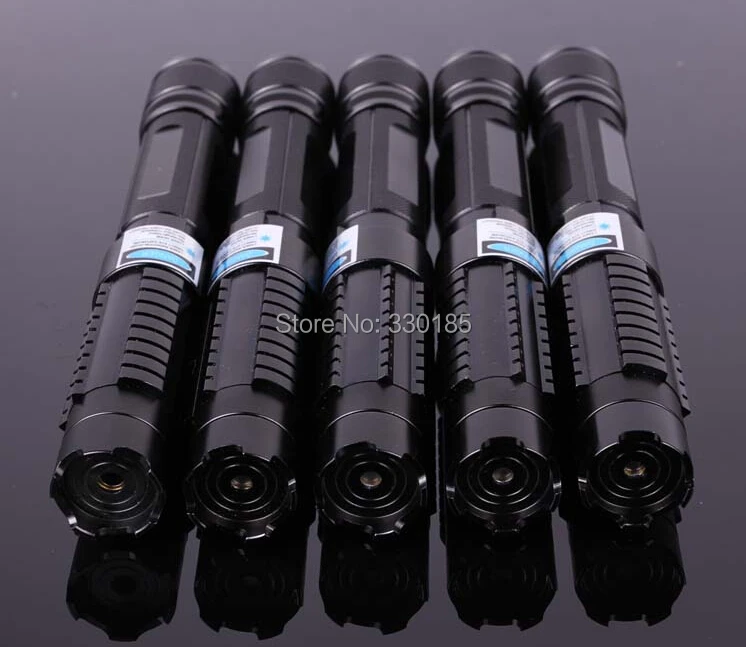 عالية الطاقة أقوى العسكرية 450nm 100000 mw 100 W مؤشر الليزر الأزرق القلم قابل للتعديل التركيز حرق ورقة مجموعة إلى 10000 متر عالية الطاقة أقوى العسكرية 450nm 100000 mw 100 W مؤشر الليزر الأزرق القلم قابل للتعديل التركيز حرق ورقة مجموعة إلى 10000 متر
