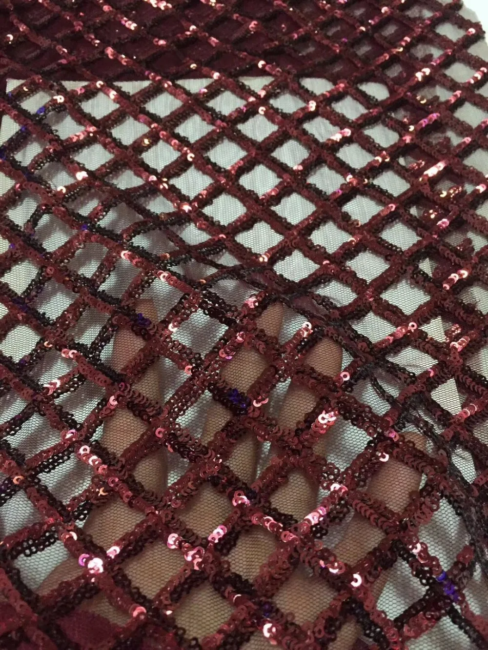 

Wine Red Upscale Style Sequins Lace Fabric Sequined Embroidered Guipure Net Lace African Wedding Dresses Sewing Mesh Material