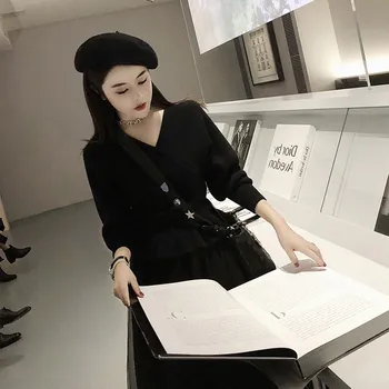

Autumn Winter Runway Women 2 Piece Sets Solid Short Sweater Pullovers High Waist Pleated Skirts Knitting Women Sets