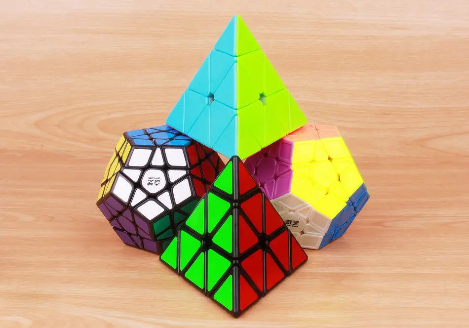 Qiyi megaminxeds скорость магический куб stickerless pyramidcube Профессиональный головоломки, зеркало, куб Развивающие игрушки для детей