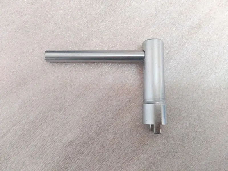

Piano tuning tool, shaft frame wire adjusting wrench