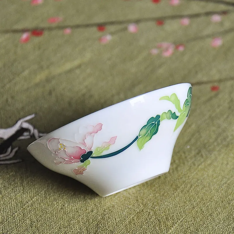 

40/80 Ml Creative Porcelain Tea Cups Relief Flower Pattern Small Tea Bowls Drinkware Kung Fu Tea Set Sake Cups Teacup for Gifts
