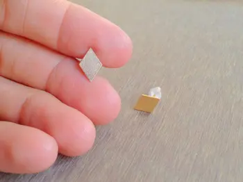 

Fashion Cute Poker Square Earrings Tiny Geometric Playing Card Earrings Simple Rhombus Stud Earring for Women