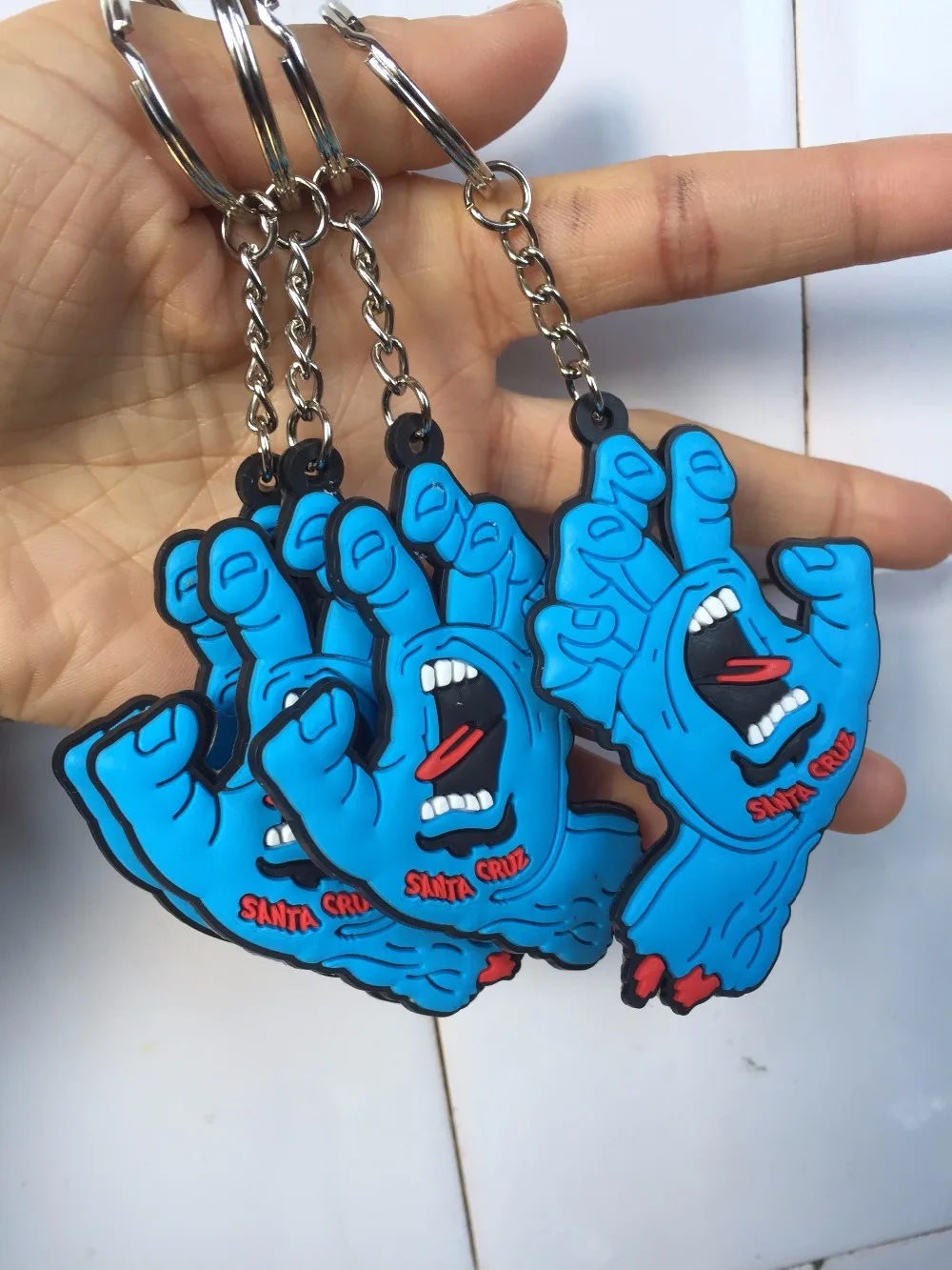 

Instagram pvc plastic santa cruz screaming hand keychain key chain double side same picture keyring for men bag backpack pendant