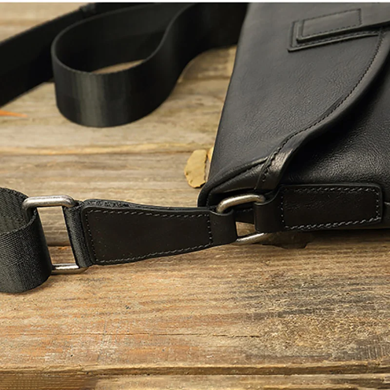 AETOO Men's shoulder crossbody bag, leather postman bag, head-layer cowhide trend men's Bag