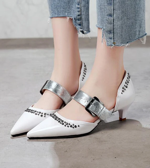 Stylesowner Pointed Toe Party Shoes Small Kitten Heel Belt Buckle Lady Sexy Shoe Rivets White Black Green Runway Single Shoe