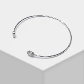 

Amorita boutique Stylish and elegant with minimalist bangle