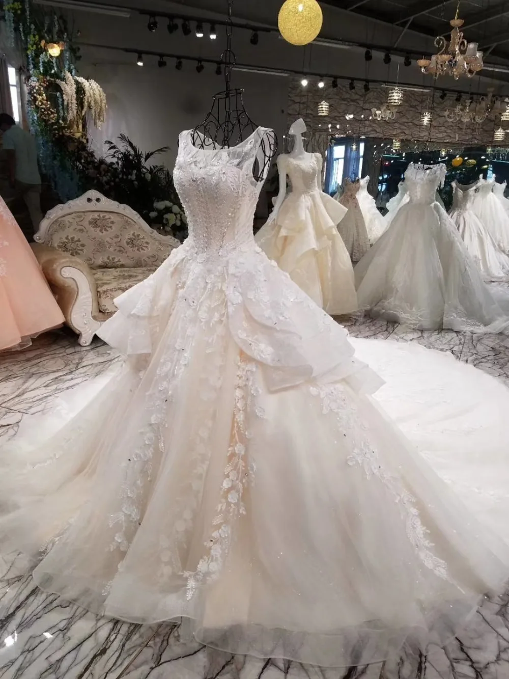 Vestido de Casamento Com Renda 2018 бальное платье со шнуровкой сзади Бисероплетение Свадебные платья со стразами с длинной накидкой реальные фотографии