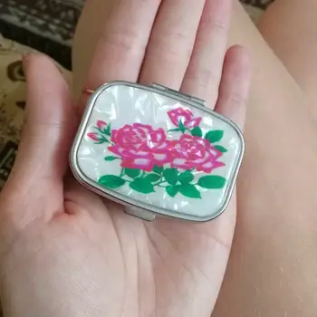 

Simple 1Piece Mini Portable Pill Box Pretty Jewelry Boxes Case Metal Fancy Folding Drug Pill Box Storage Container Durable