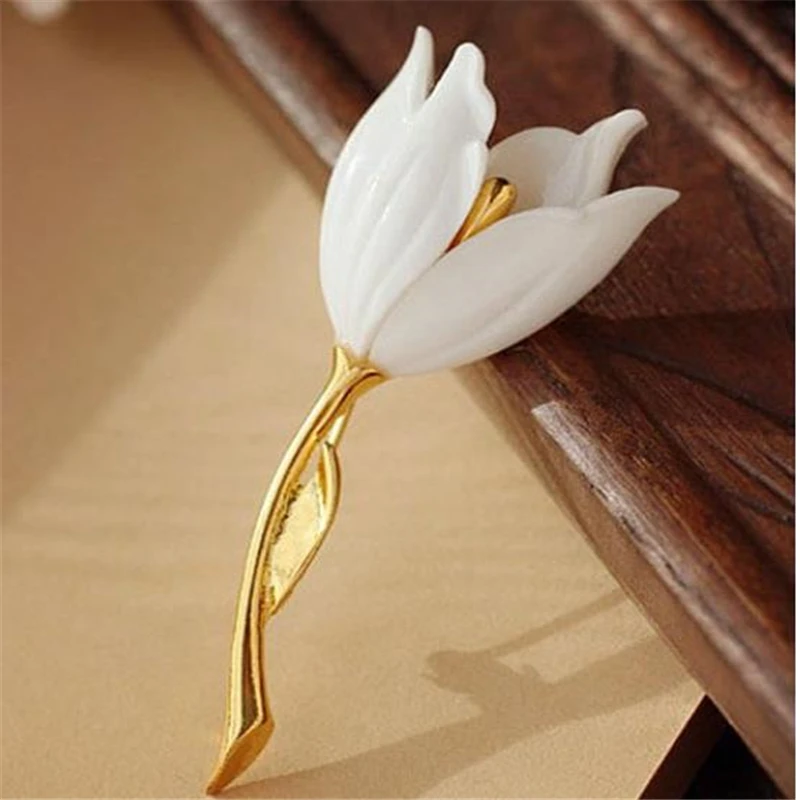 

1 pc Fashion Women's Jewelry Tulip flower brooch black white red three colors elegant retro female Korean clothing accessories