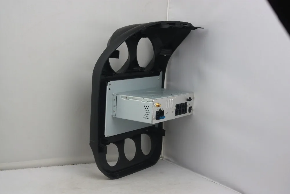 Clearance 10.1" Android 8.0 Car DVD Radio GPS Navigation for Jeep Compass 2014 2015 4GB RAM Car Audio Bluetooth WIFI USB 32GB ROM 11