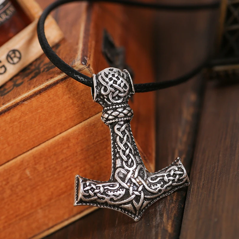 

Viking Pendant Celtics Rune Knot Necklace Man's Amulet Gives Friends the Best Gift Thor Hammer 1pc