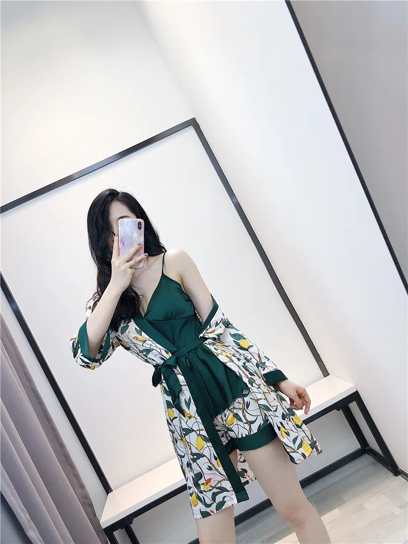 a (4)