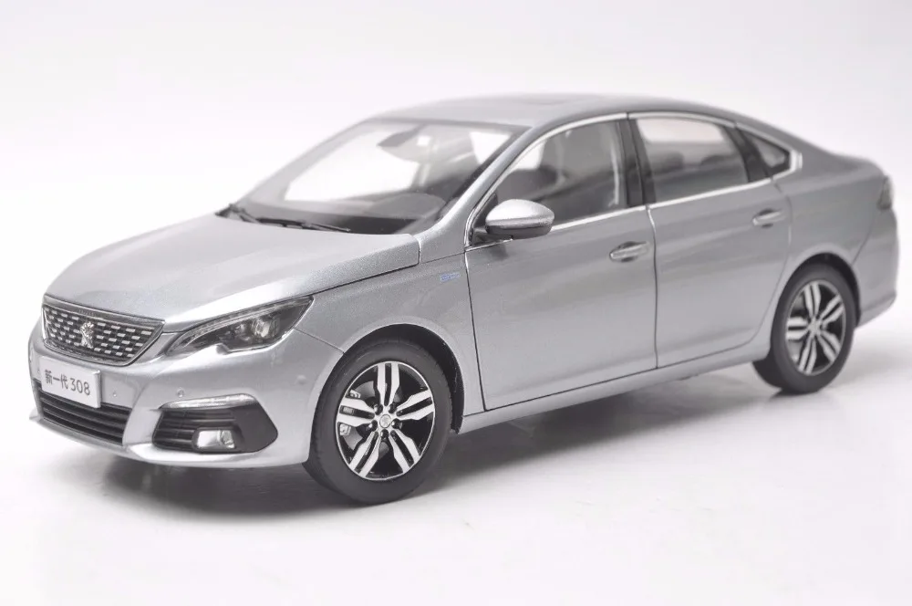 Модель литая под давлением для Peugeot 308 2016 серого цвета в масштабе 1:18 игрушечный