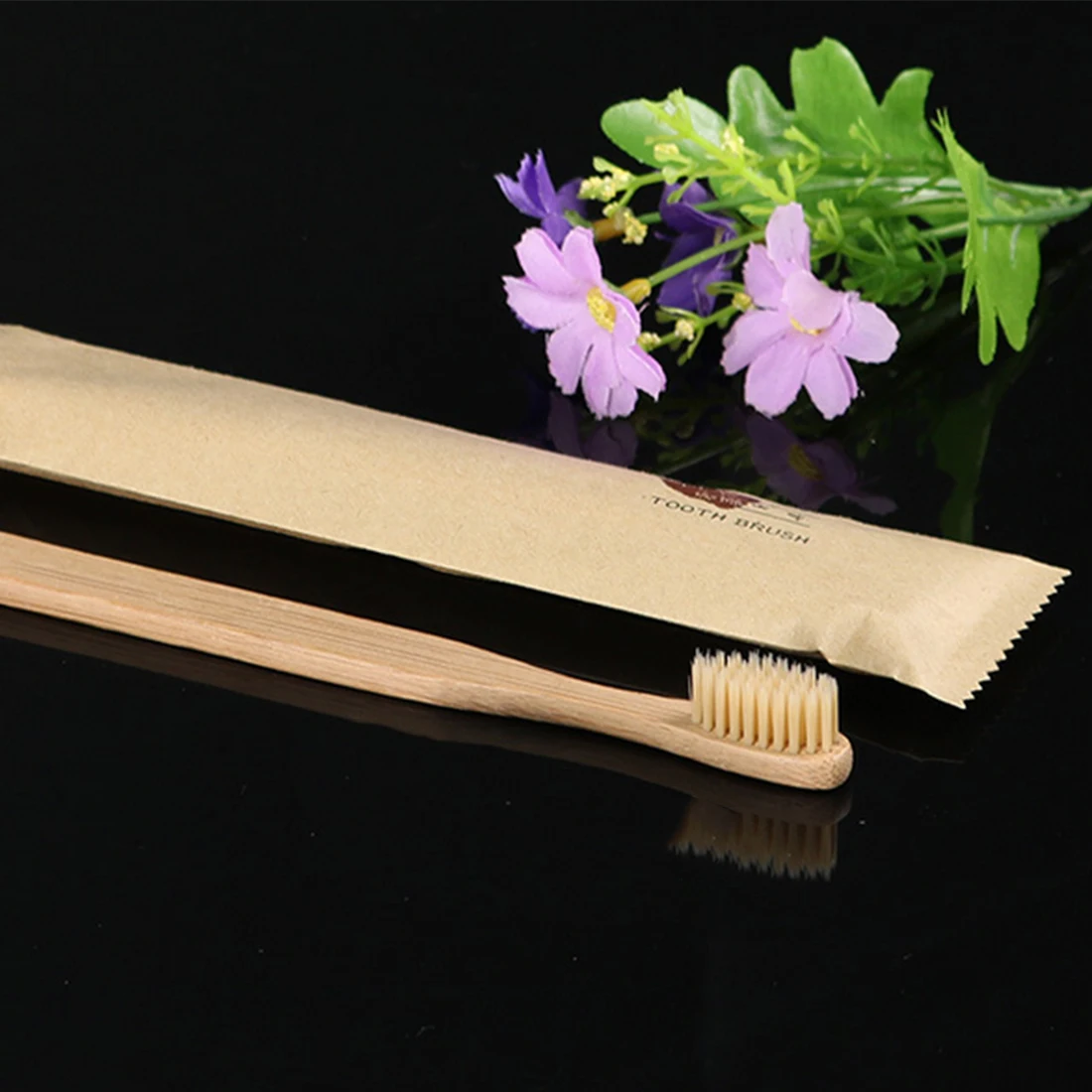 Горячая 1 шт. мягкой щетиной бамбуковой ручкой Зубная щётка с 1 мини-зубная паста для чистки зубов стоматологической Уход за полостью рта