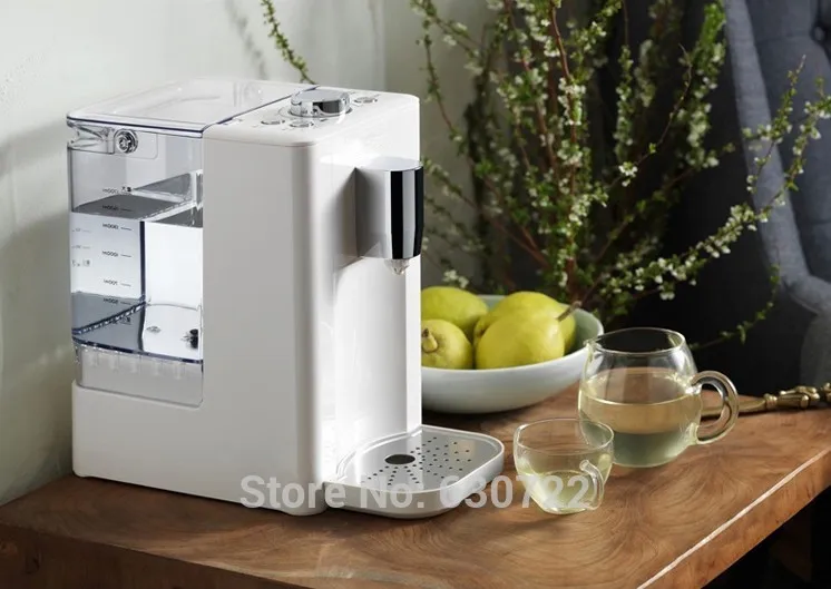 

Dani Zhang 220V 2200w S601 Black/white Desk type Mini water dispenser Warm/hot ABS 2.6L 20.5x15x27cm